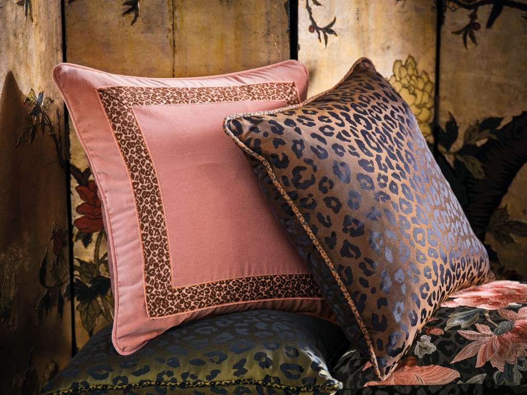 1921_ROMO-PHOENIX-WK-2-SHOT-13-CUSHIONS-SCREEN-1223 (Medium)