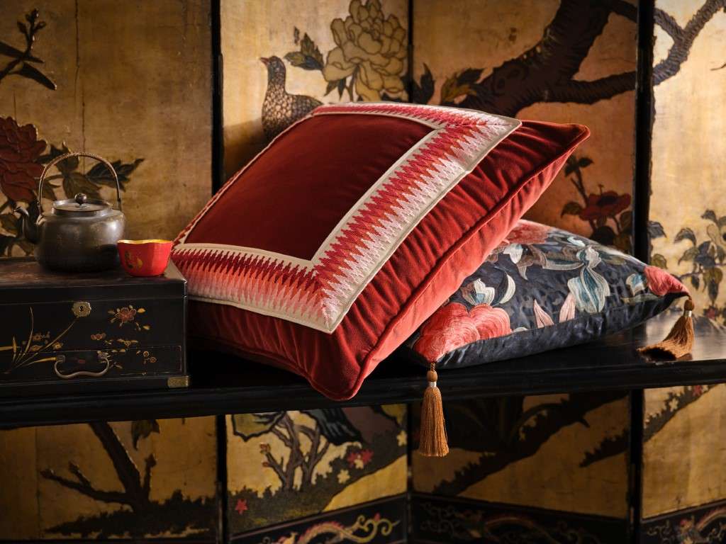 ROMO-PHOENIX-WK-2-SHOT-13-CUSHIONS-SCREEN-1225-1 (Medium)